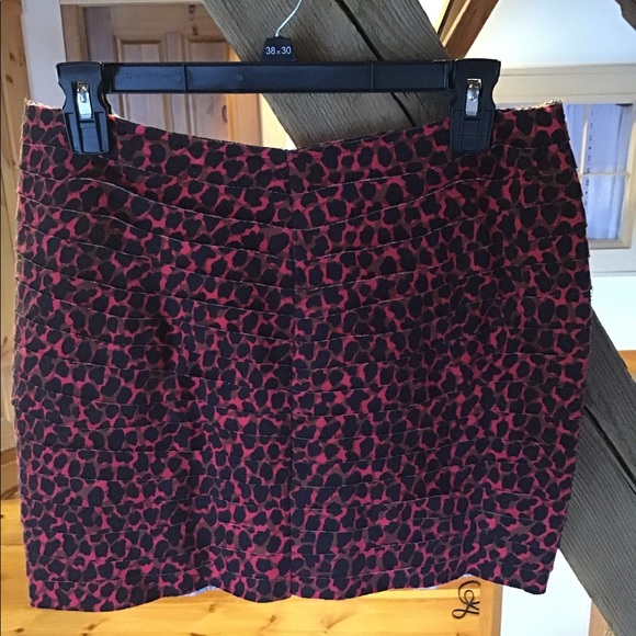 Urban Outfitters leopard mini skirt - Picture 2 of 5